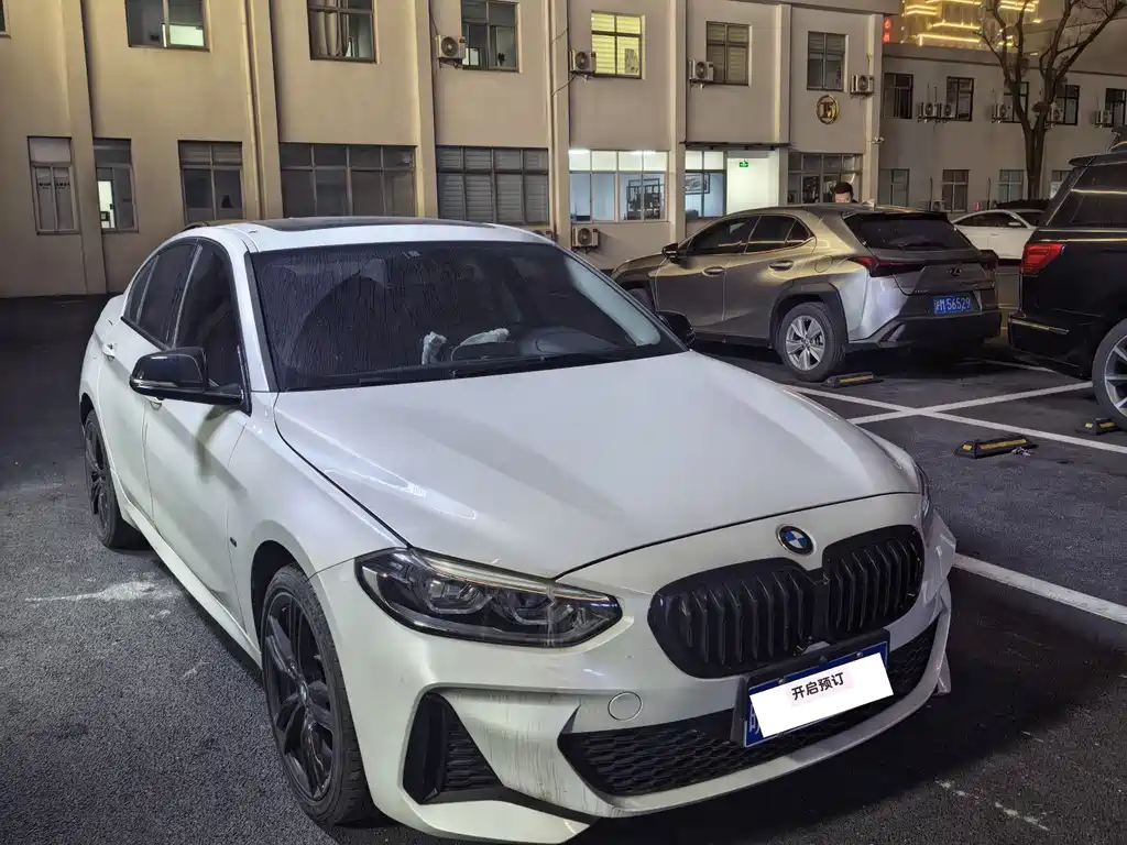 BMW 1 SERIES