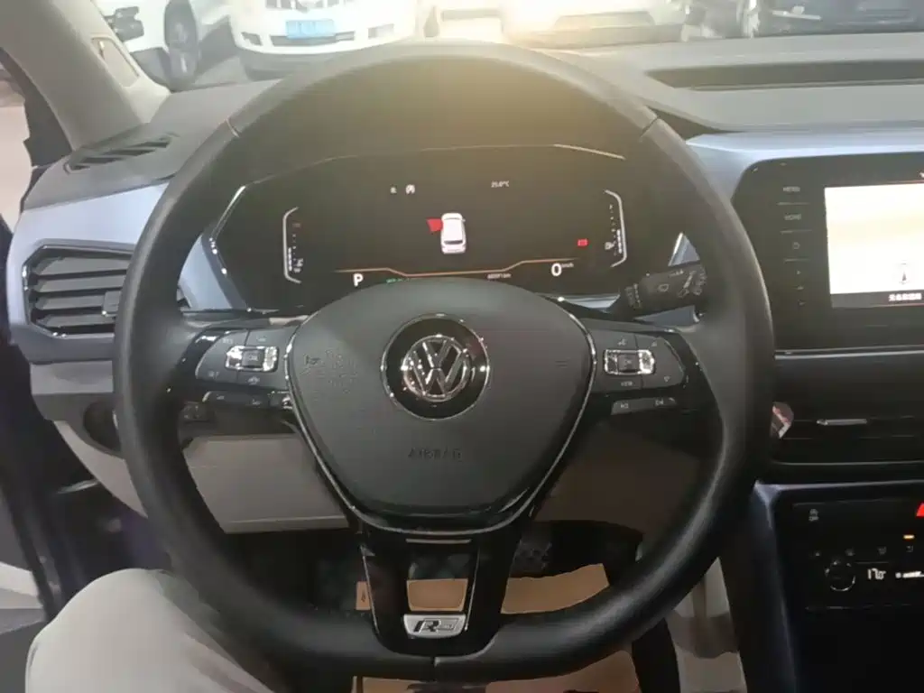 Volkswagen T-Cross — миниатюра 11