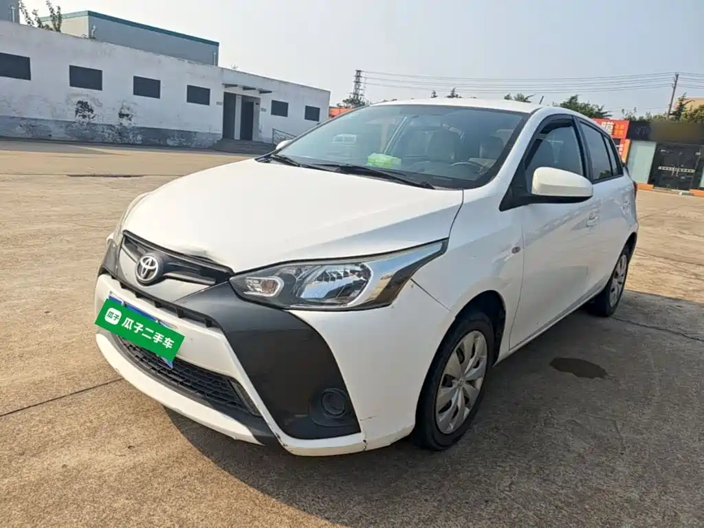 Toyota Yaris L — миниатюра 2