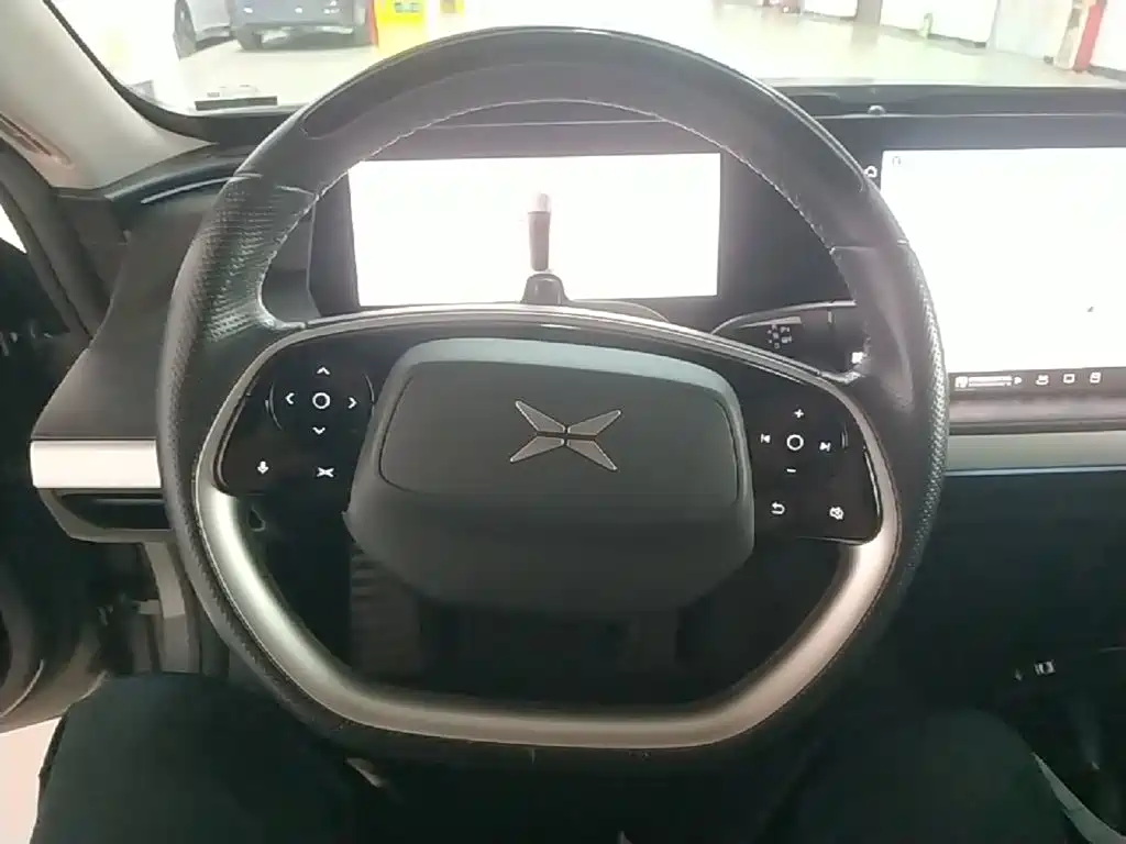 XPeng P7 — миниатюра 11