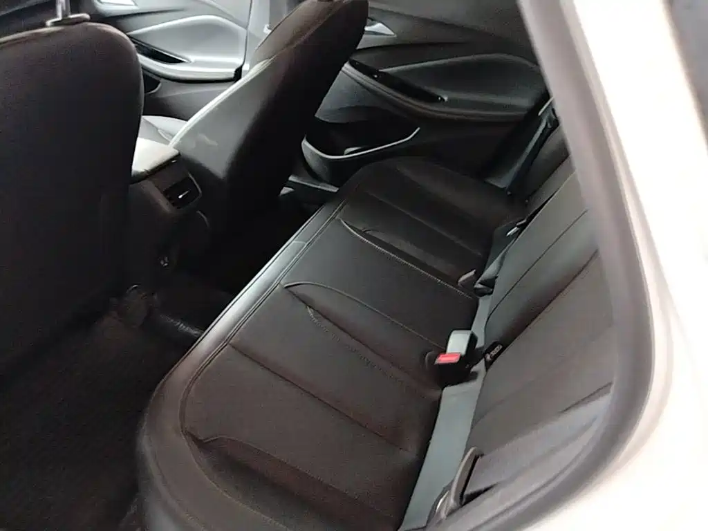 Buick Verano — миниатюра 17