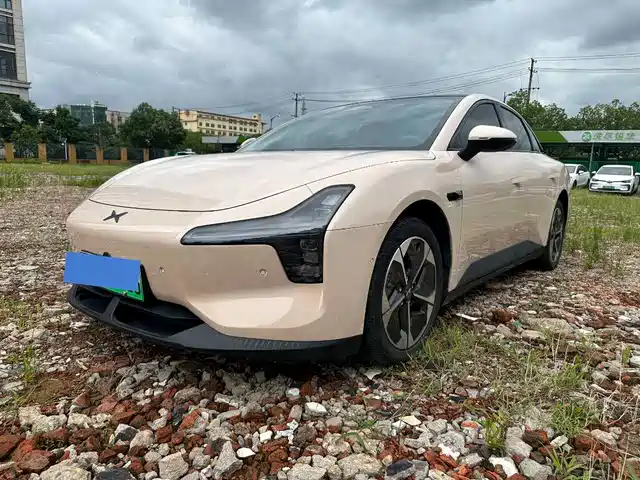 2025 Xpeng Mona M03