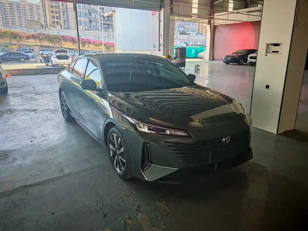 Changan Yida — миниатюра 3