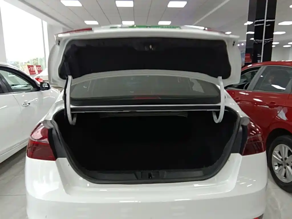 Geely Emgrand — миниатюра 19
