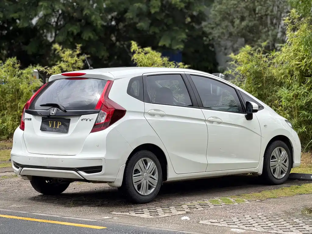 Honda Fit — миниатюра 12
