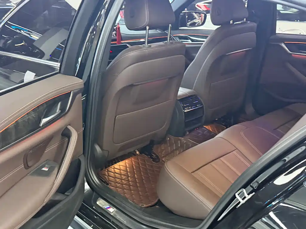 BMW 5 Series — миниатюра 3
