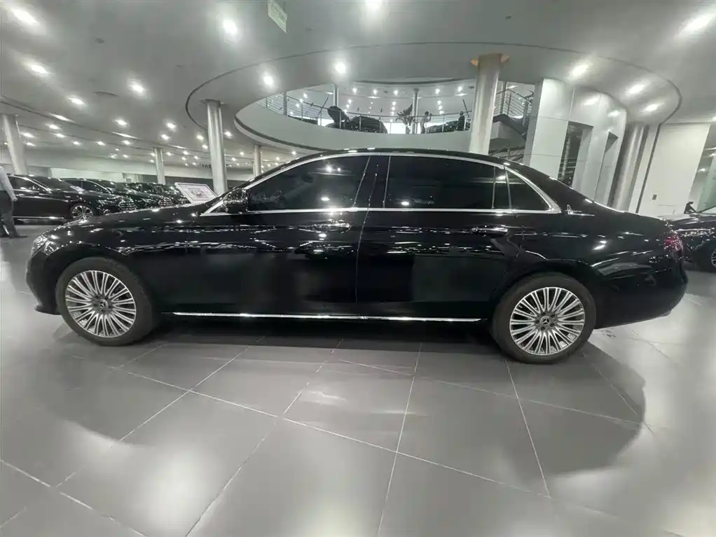 Mercedes-Benz E-Class — миниатюра 2