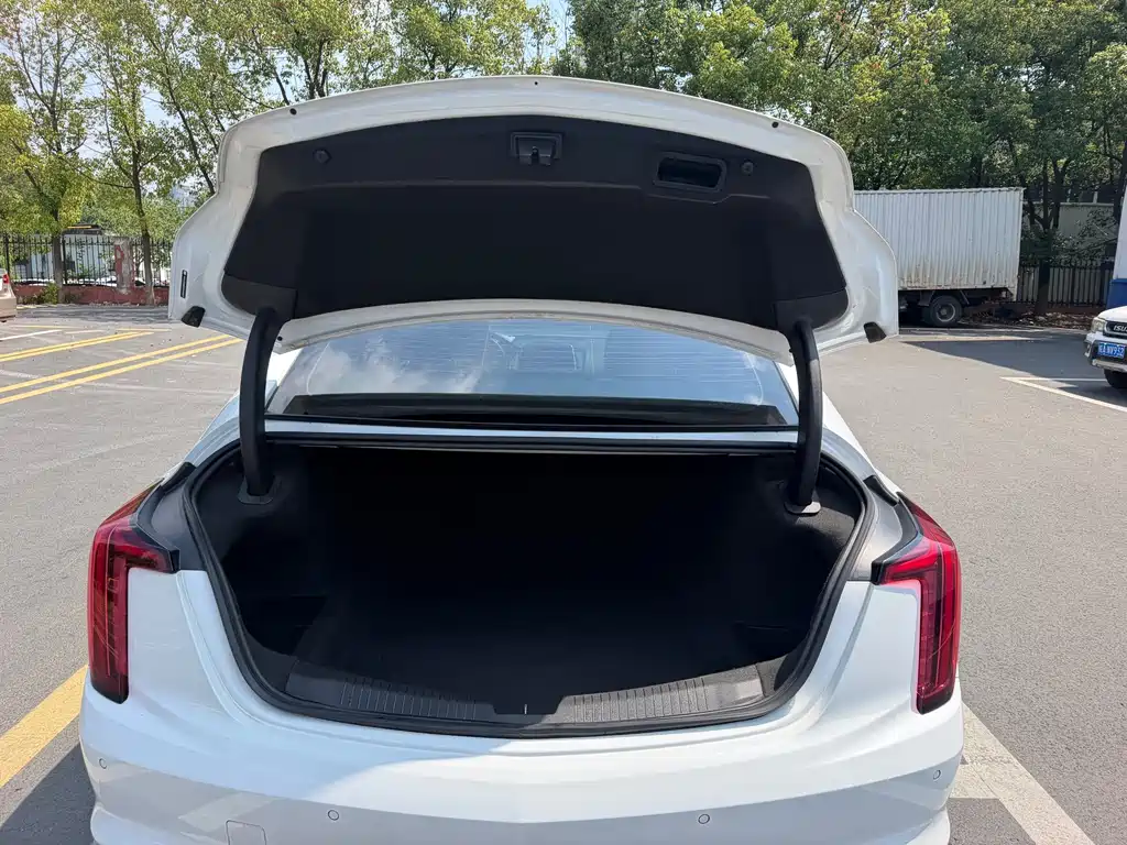 Cadillac CT5 — миниатюра 15