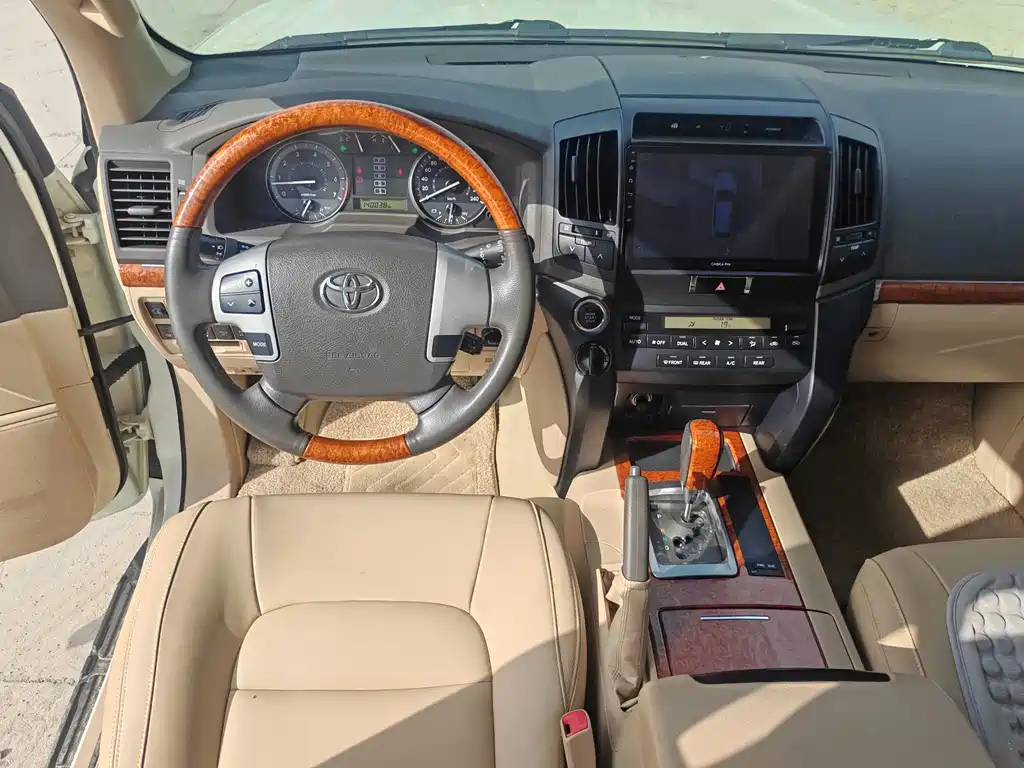 Toyota Land Cruiser — миниатюра 5