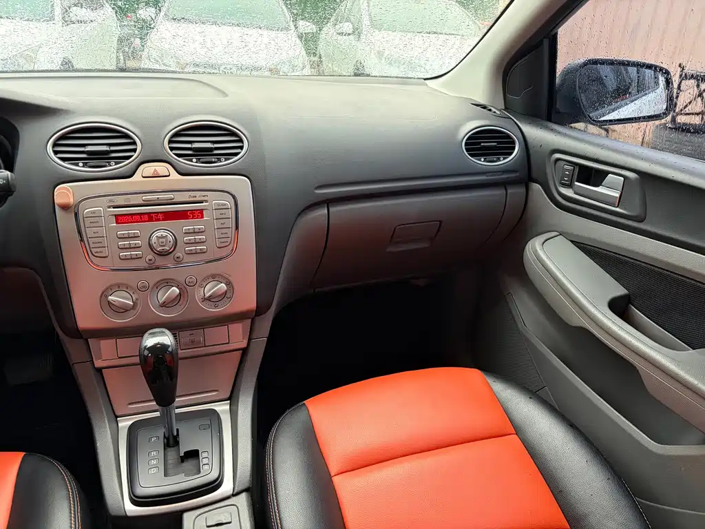 Ford Focus — миниатюра 12