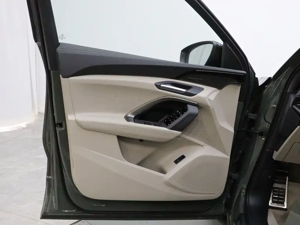 Audi Q5L — миниатюра 10