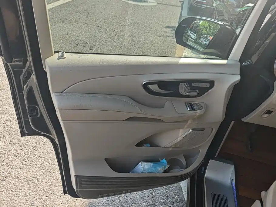 Mercedes-Benz V-Class — миниатюра 7