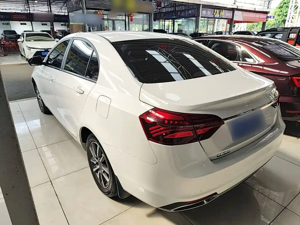 Geely Emgrand — миниатюра 5