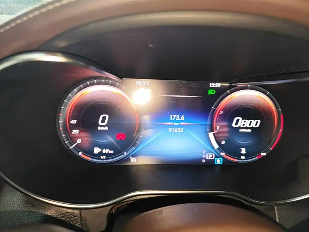Mercedes-Benz GLC — миниатюра 12