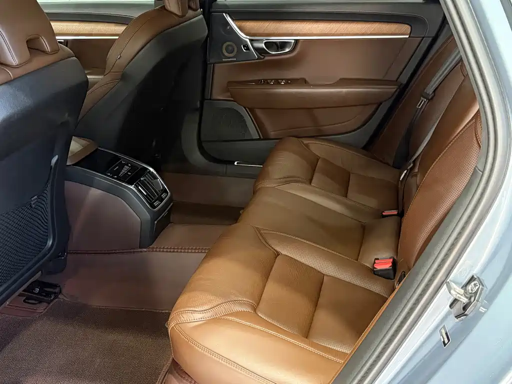 Volvo S90 — миниатюра 9
