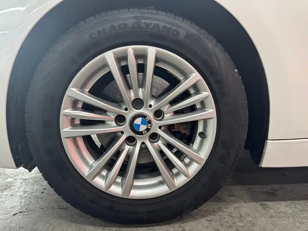BMW 3 Series — миниатюра 8