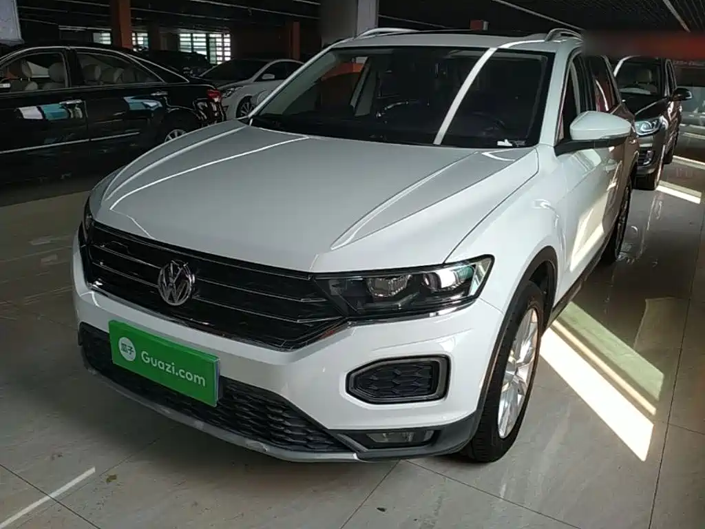 Volkswagen T-Roc — миниатюра 2