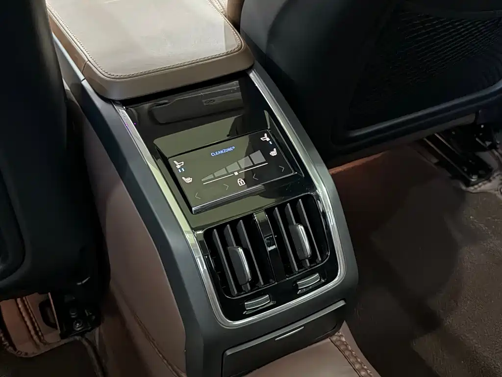 Volvo S90 — миниатюра 12