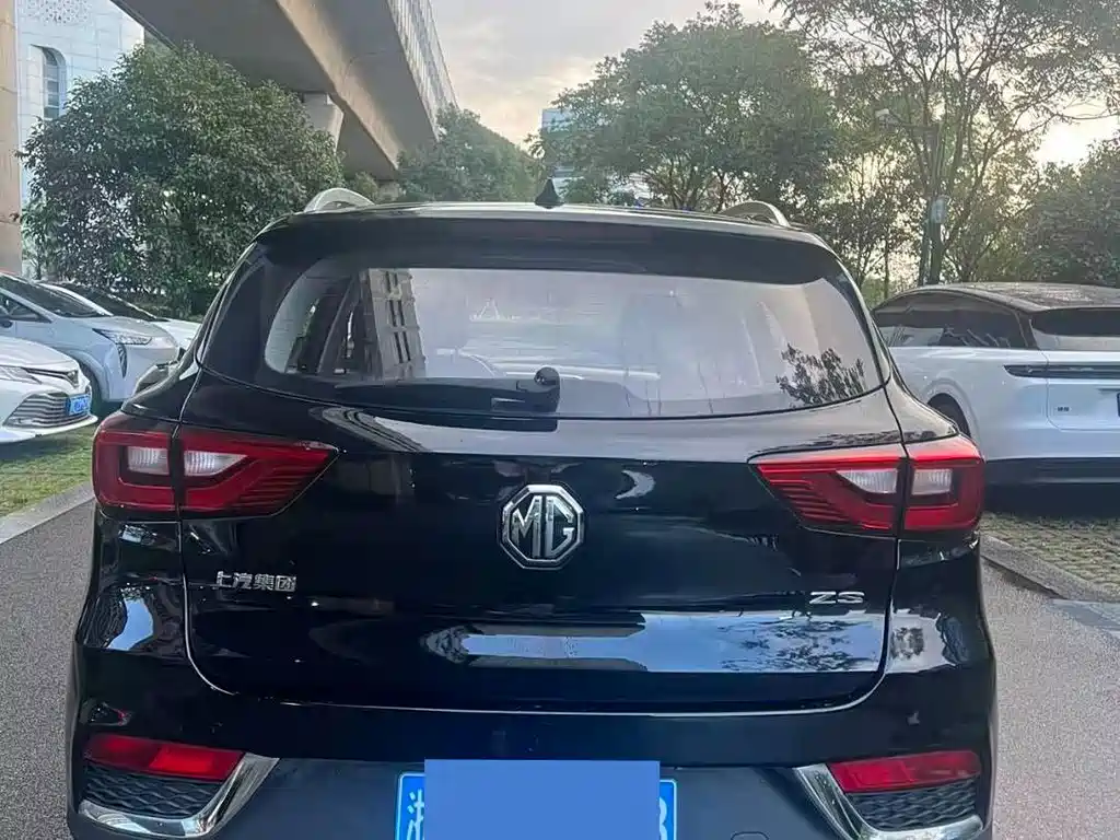 MG ZS — миниатюра 3