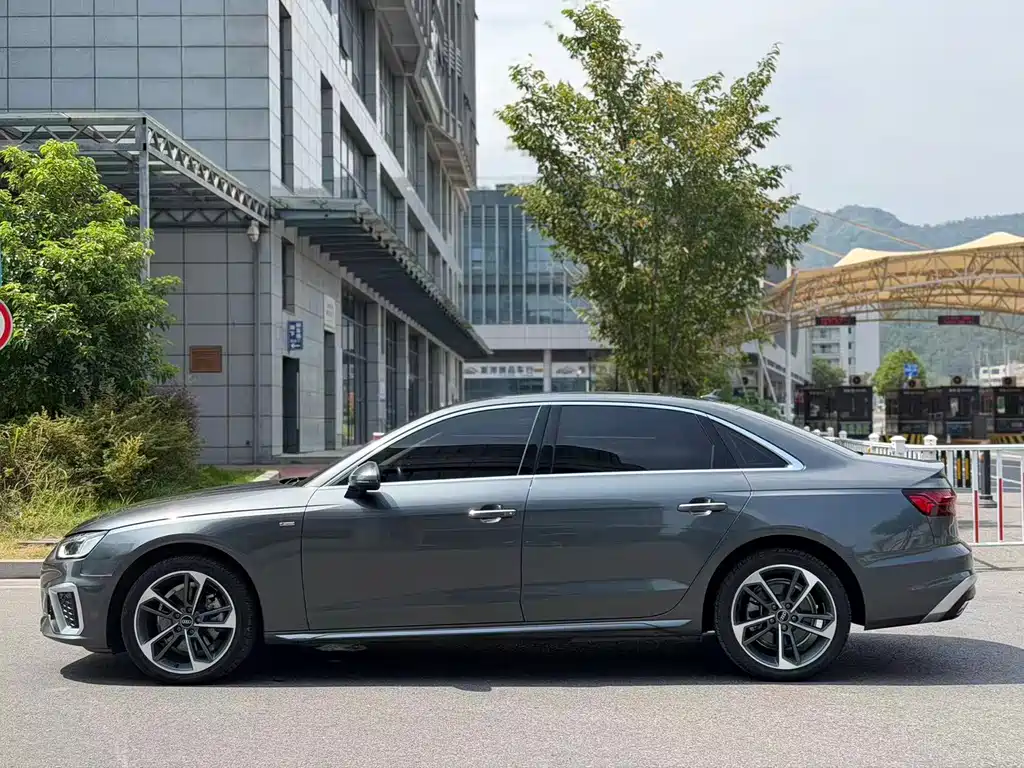 Audi A4L — миниатюра 12