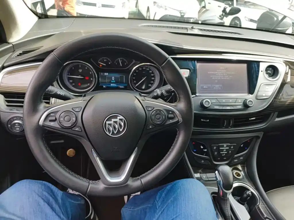 Buick Envision Plus — миниатюра 10