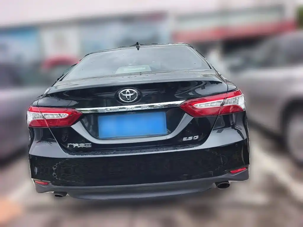 Toyota Camry — миниатюра 8