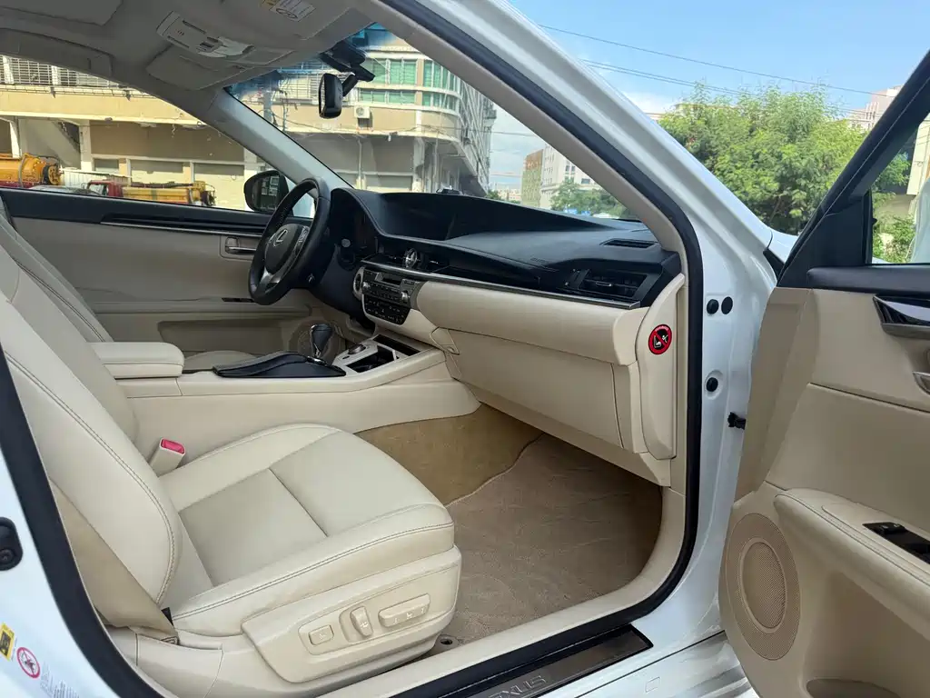 Lexus ES — миниатюра 8