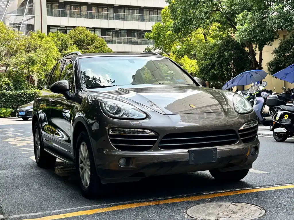 Porsche Cayenne — миниатюра 3