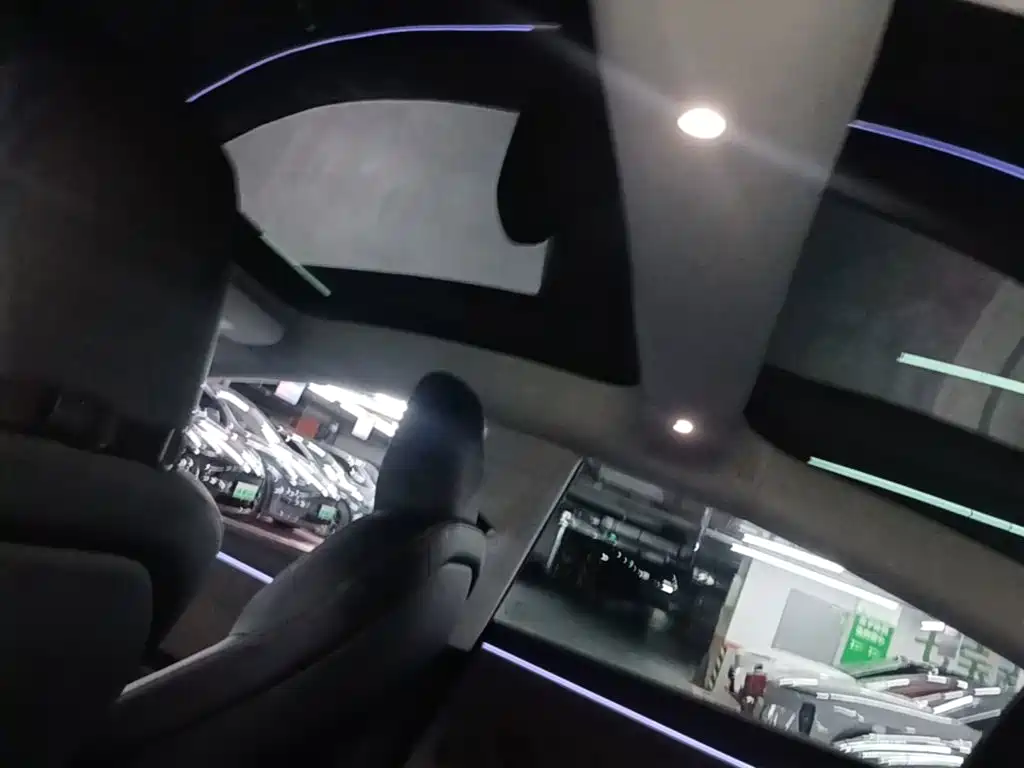 Tesla Model 3 — миниатюра 18