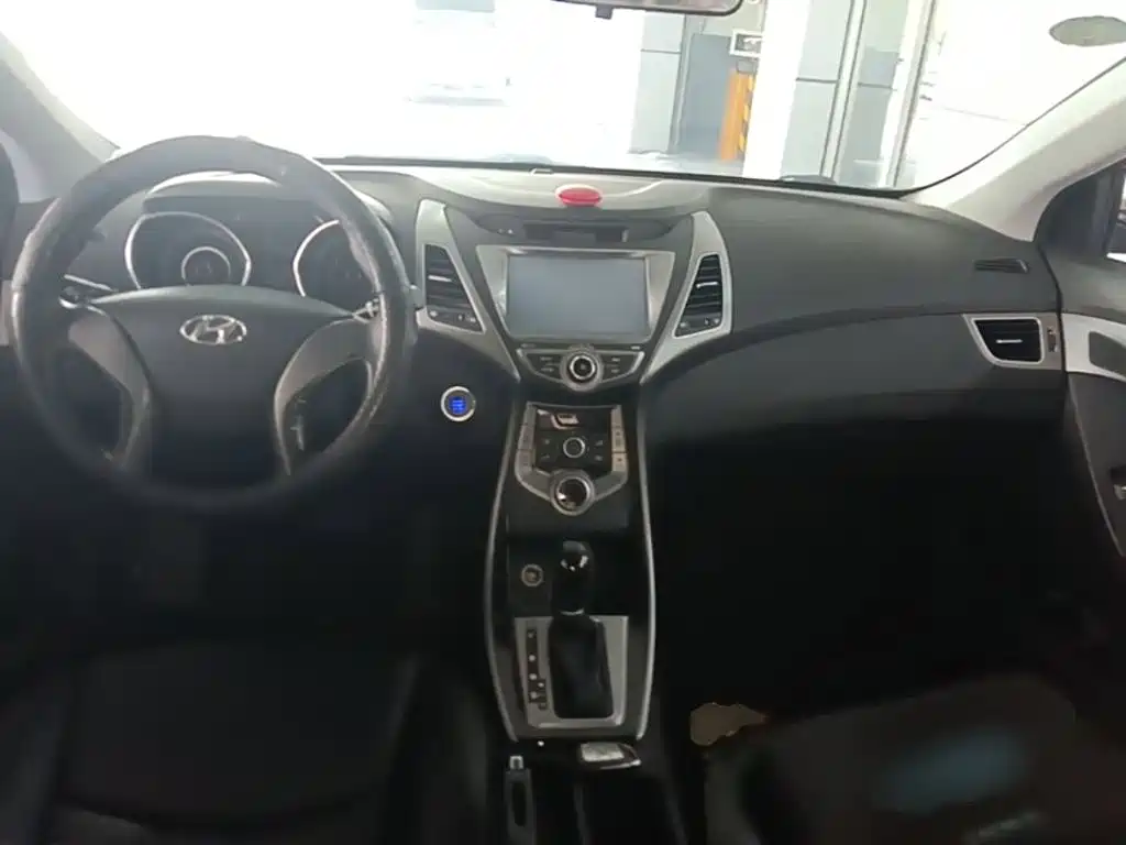 Hyundai Elantra Langdong — миниатюра 14