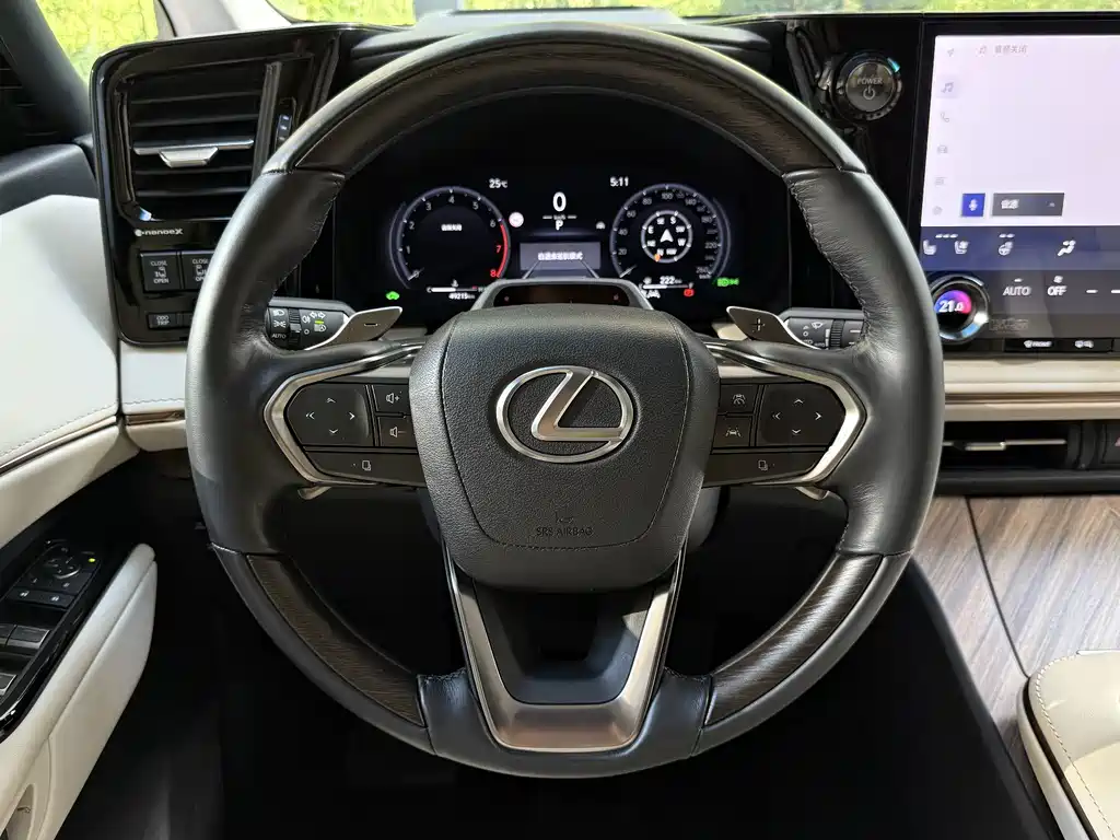 Lexus LM — миниатюра 10