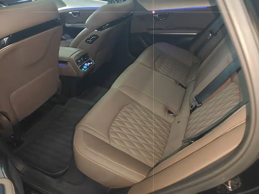 BYD Han — миниатюра 17