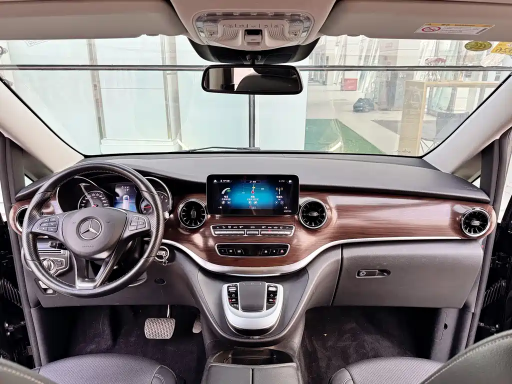 Mercedes-Benz V-Class — миниатюра 12