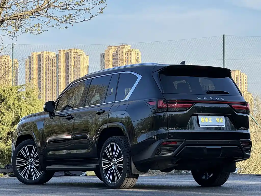 Lexus LX — миниатюра 11