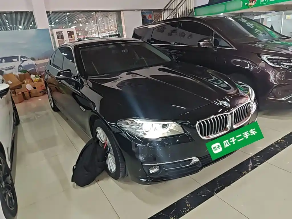 BMW 5 Series — миниатюра 4