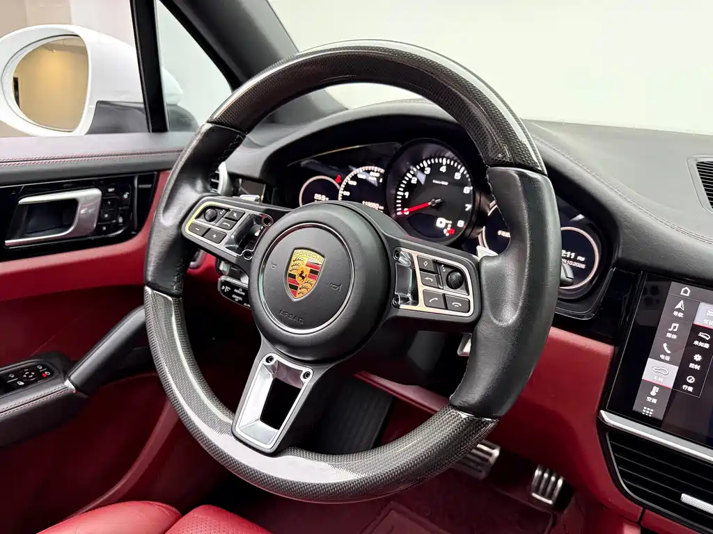 Porsche Cayenne — миниатюра 14