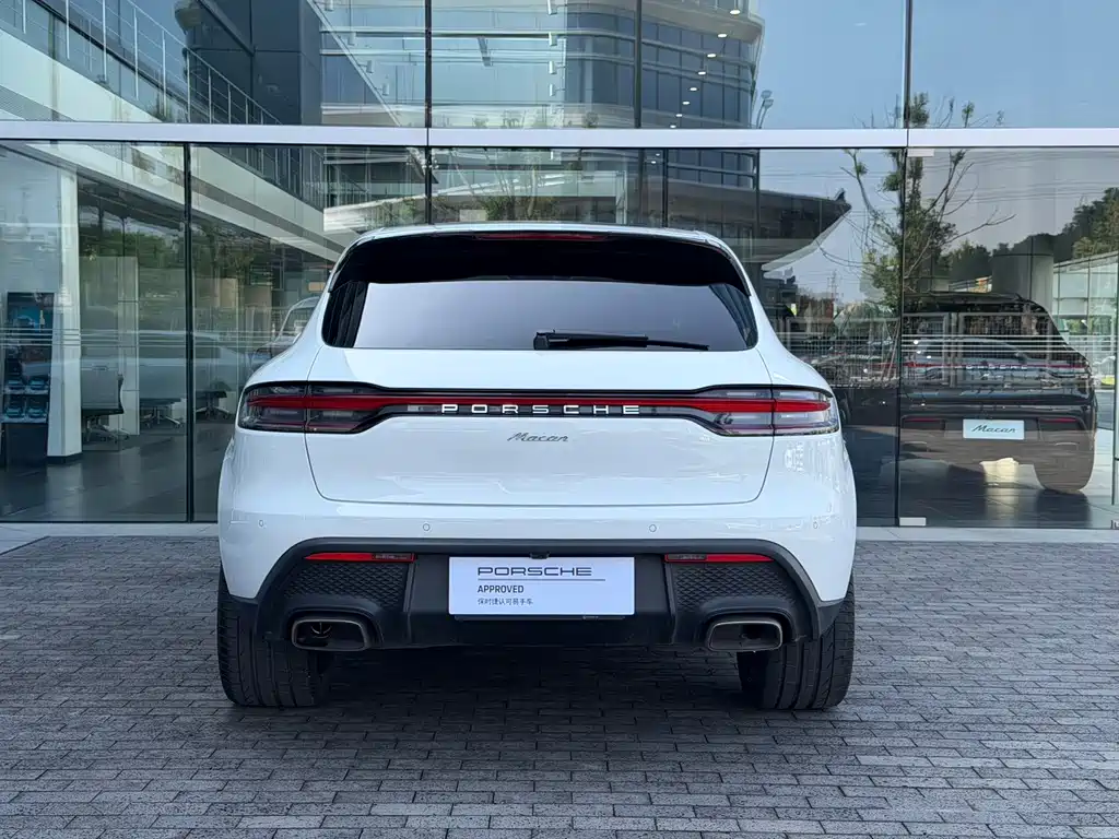 Porsche Macan — миниатюра 7