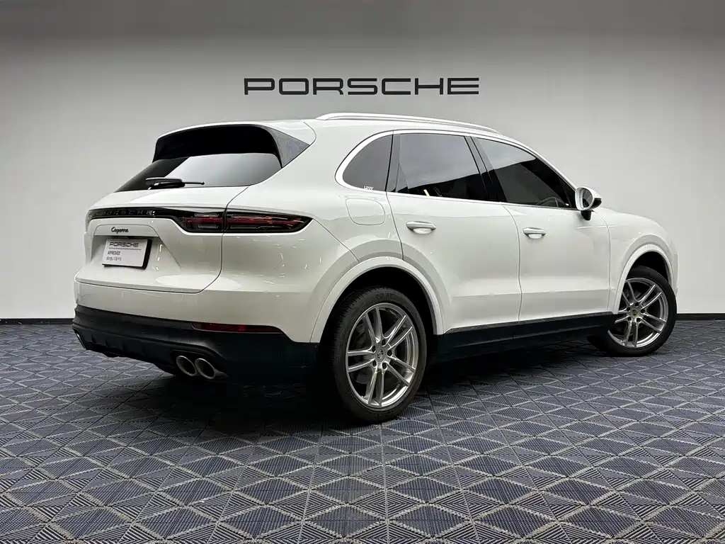 Porsche Cayenne — миниатюра 12