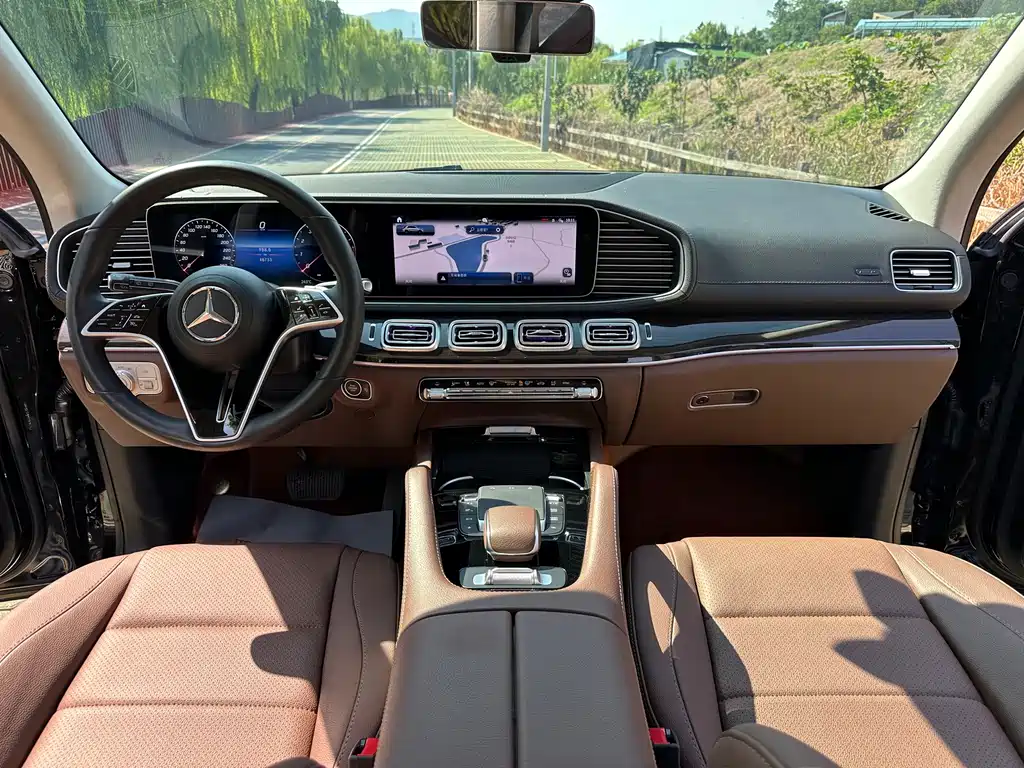 Mercedes-Benz GLE (Import) — миниатюра 11