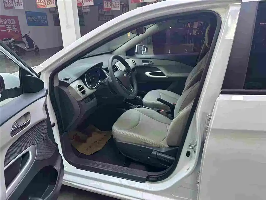 Chevrolet Sail — миниатюра 3