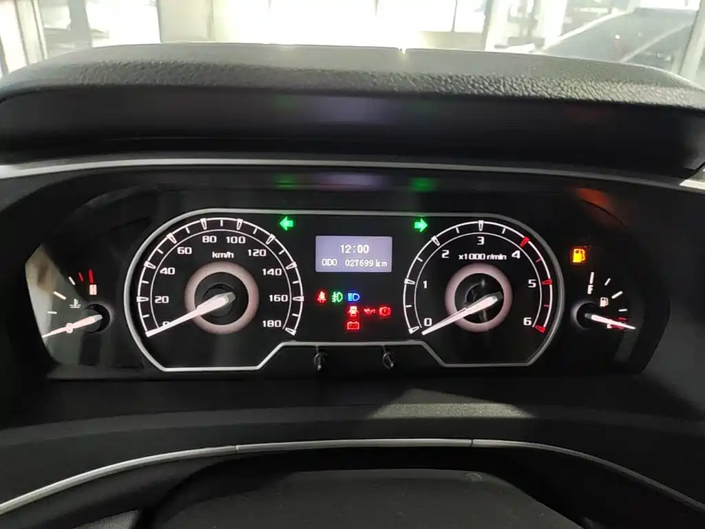 MAXUS V80 — миниатюра 12
