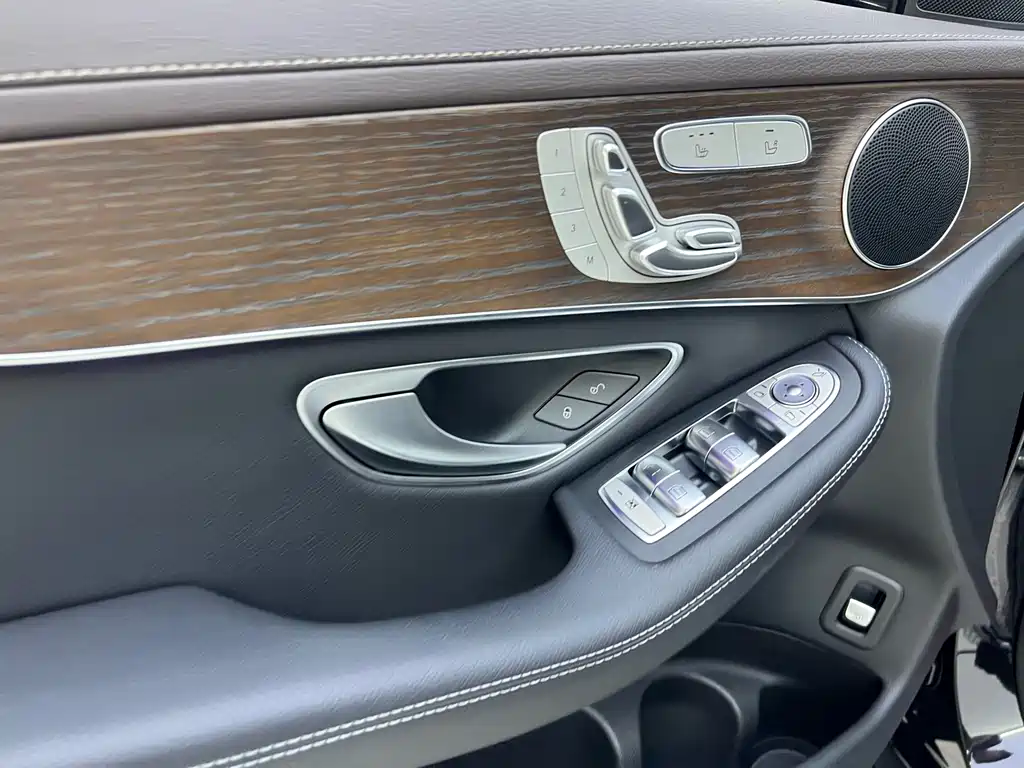Mercedes-Benz GLC — миниатюра 9