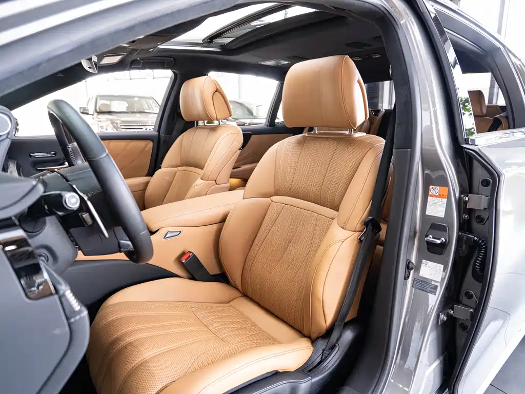 Lexus LS — миниатюра 11