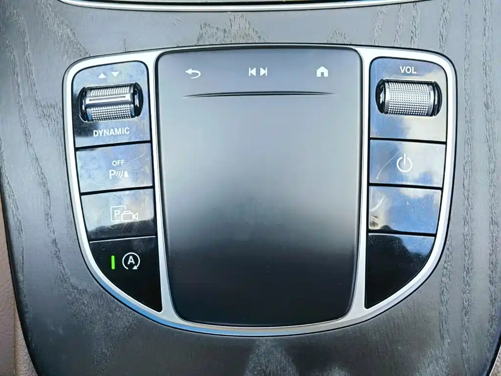 Mercedes-Benz E-Class — миниатюра 28