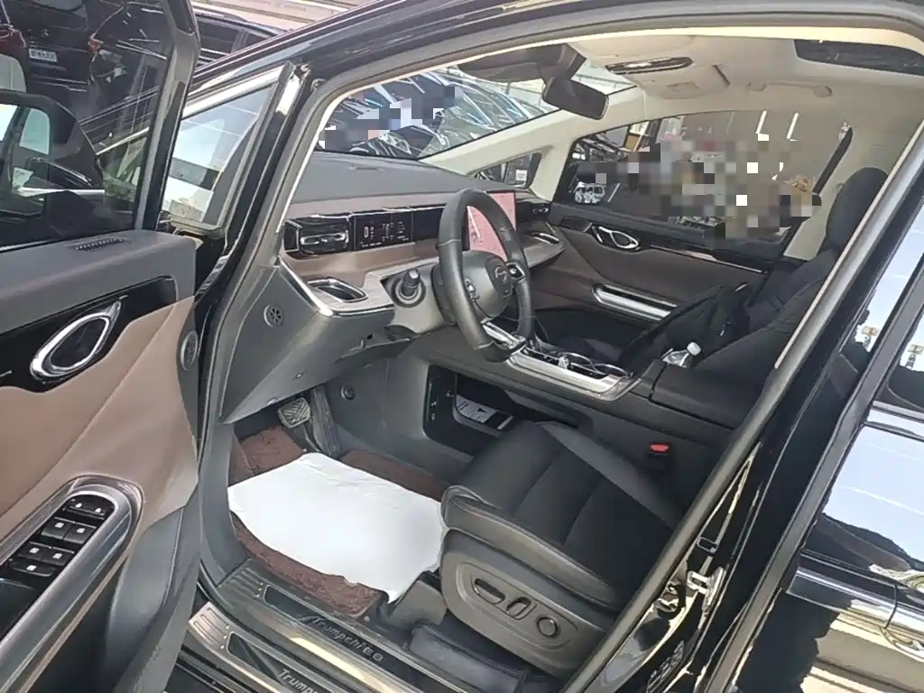 GAC Motor Trumpchi E8 PHEV — миниатюра 16