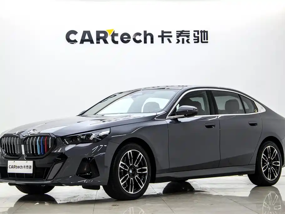 BMW 5 Series 2025