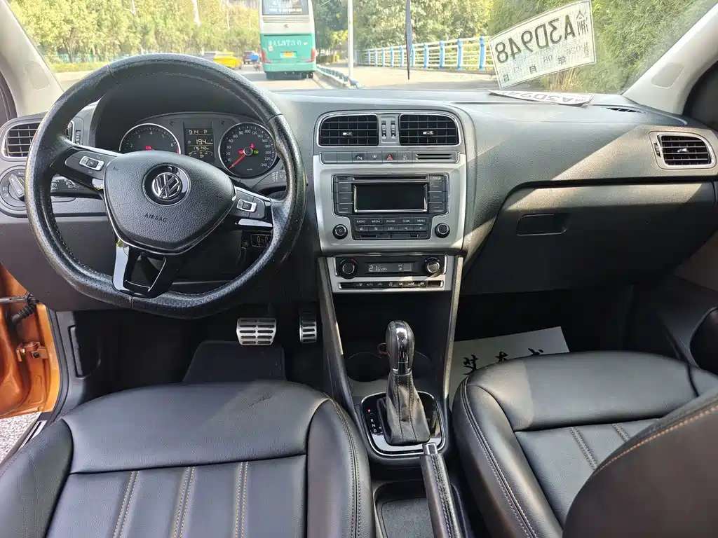Volkswagen Polo — миниатюра 8
