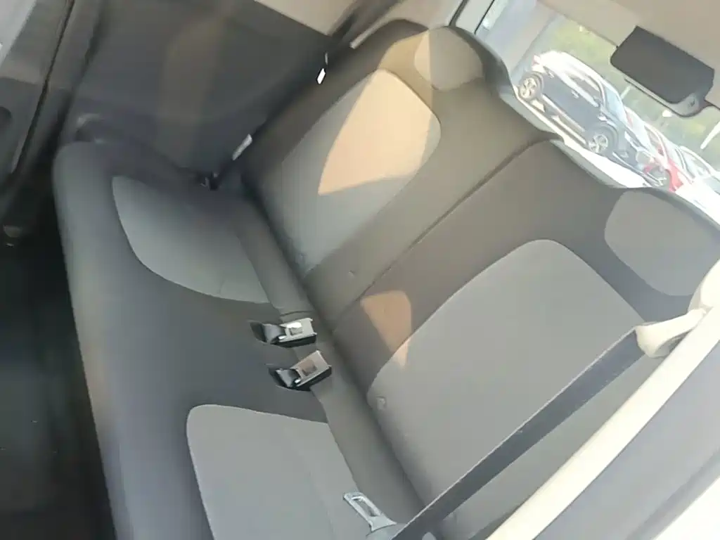 Wuling MINIEV — миниатюра 17