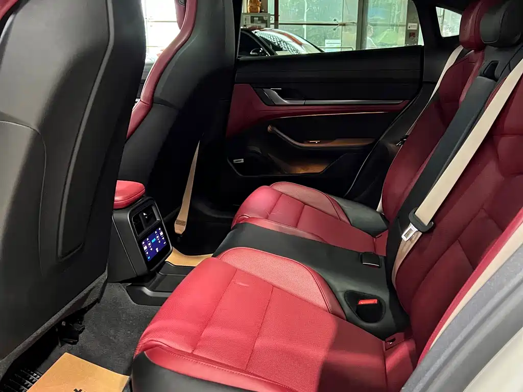 Porsche Taycan — миниатюра 14