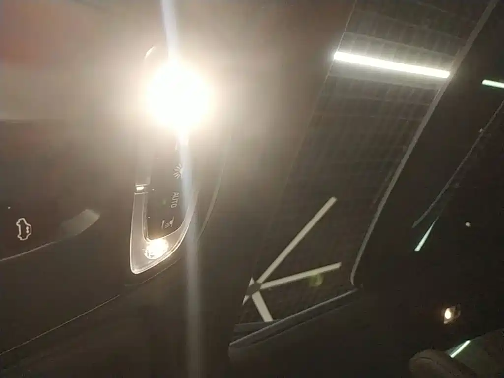 Volvo S90 PHEV — миниатюра 18